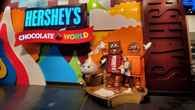 Hershey's Chocolate World Character Statue