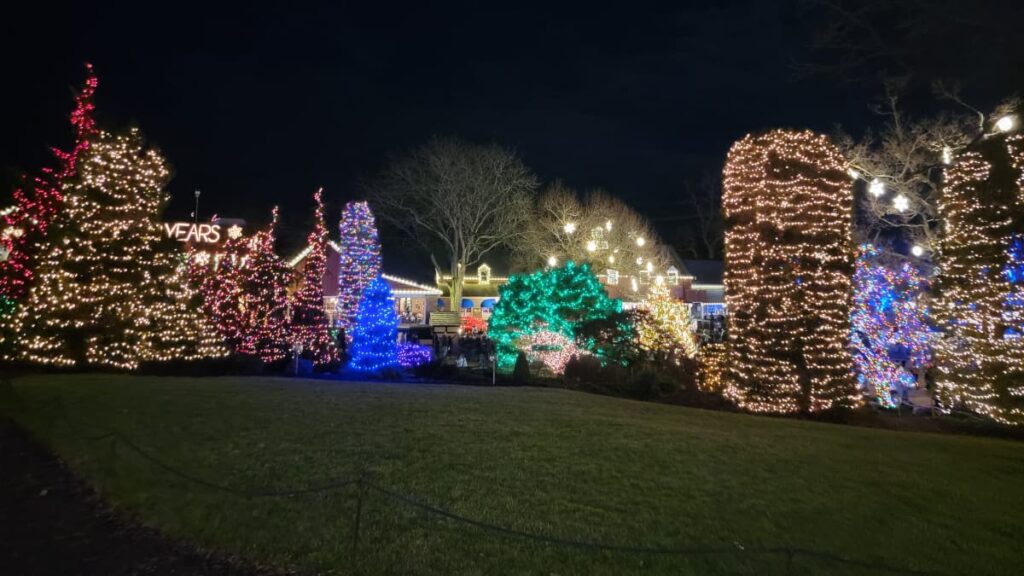 Peddler's Village light display is one of the best Christmas light displays near Philadelphia