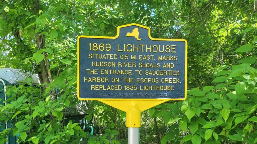 historic marker sign that reads "1869 Light House: situated .5 mi east marks Hudson River shoals and the entrance to Saugerties Harbor on the Esopus Creek. Replaced 1935 ligthouse"