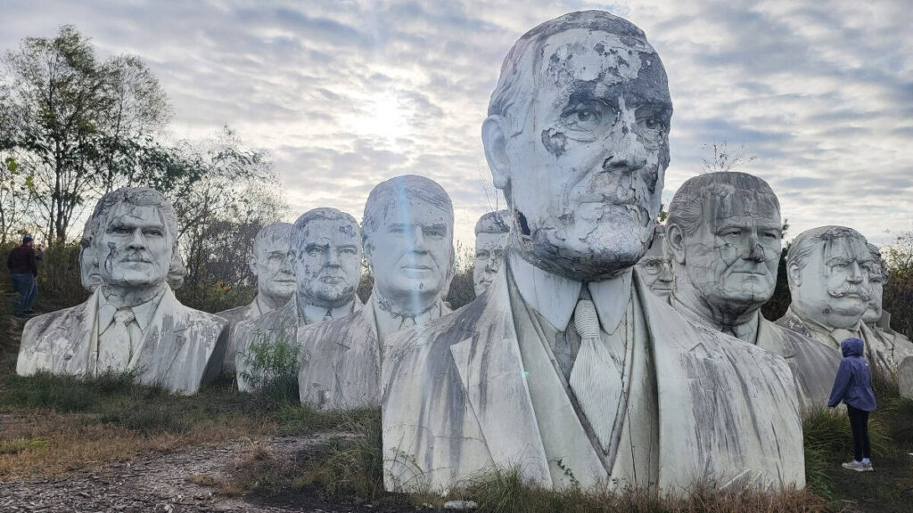 White sculptures of US presidents in williamsburg